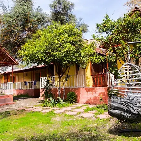 Otel Toll Garden Side