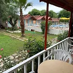 Toll Garden 3* Sidé