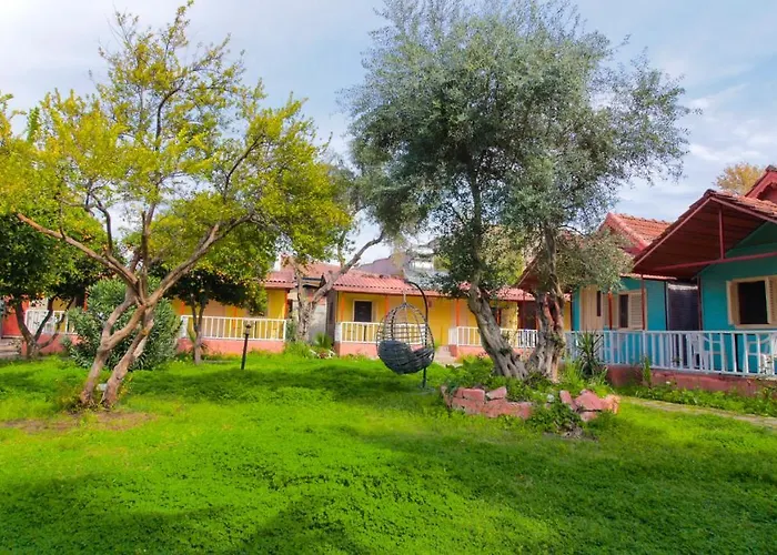 מלון Toll Garden 3*