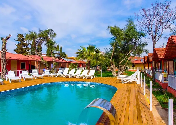 מלון Toll Garden 3*