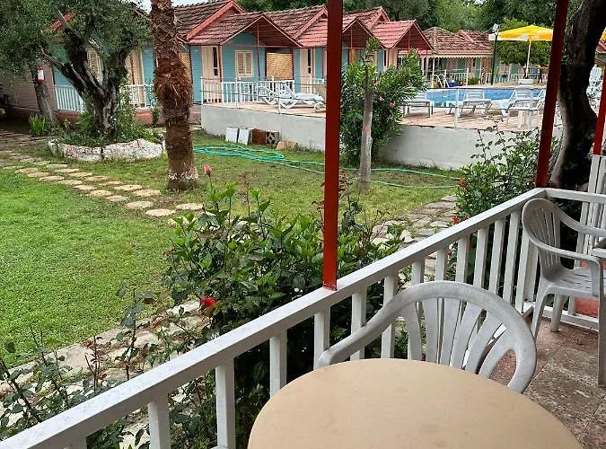 מלון Toll Garden 3*