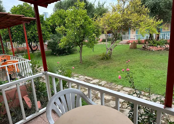 מלון Toll Garden 3*