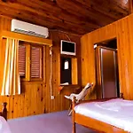 Toll Garden Hotel 3*